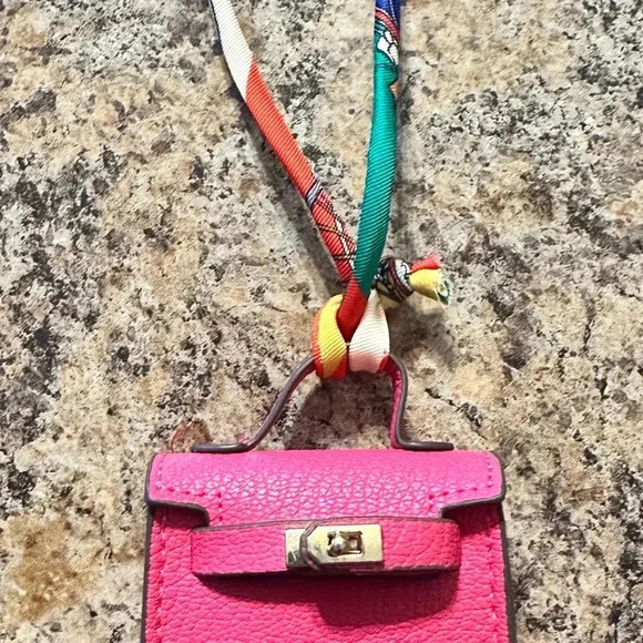 Mini Handbag Charm Or Ear Pods Faux Leather Rose Color NWOT - Picture 6 of 9